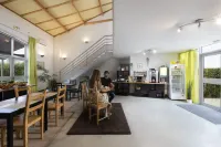 Garden & City Aix En Provence - Puyricard Hotels in Éguilles