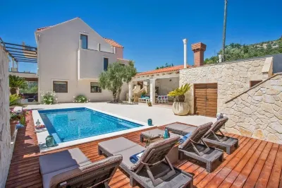 Luxury Villa Dolce Vita with Pool