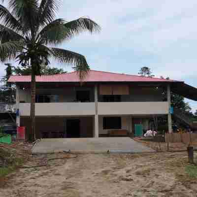 Mulu Diana Homestay Hotel Exterior