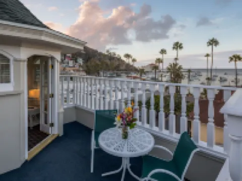 グレンモア プラザ ホテル アバロンのホテル