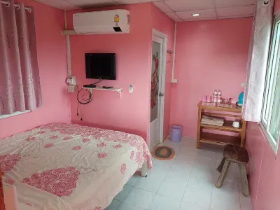 Lovely Farm Hotels near Khao Kho Post Office tent site