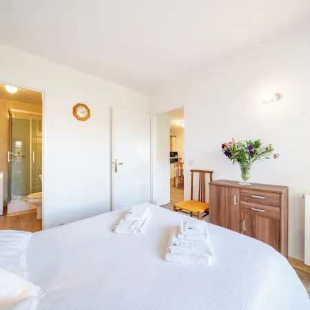 Hello Côte d'Azur - Spacious Apartments at a 5 Min Walk from the Beach