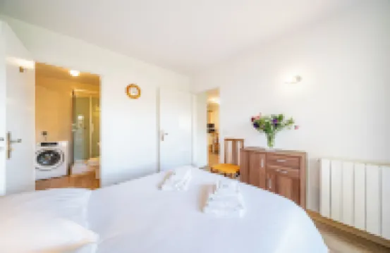 Hello Côte d'Azur - Spacious Apartments at a 5 Min Walk from the Beach