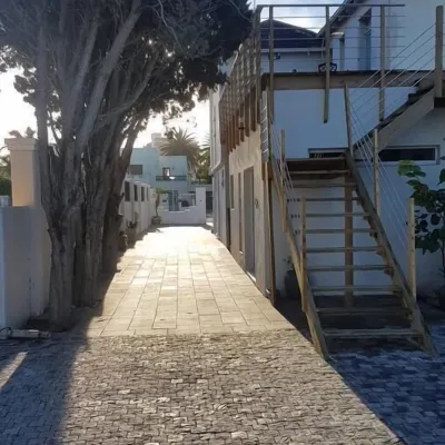 Beachway Guesthouse Отели рядом с достопримечательностью «Форт Фредерик»