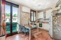 Angera Relax & Pool - Happy Rentals
