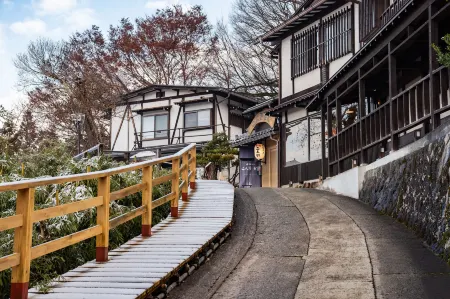 Hidatakayama Futarishizuka Hakuun
