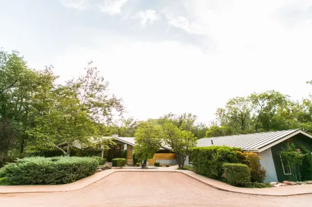 Creekside Inn Sedona Отели рядом с достопримечательностью «Часовня святого Креста»