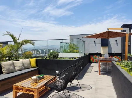 El Sol by Wynwood House Отели рядом с достопримечательностью «MATE Asociacion Mario Testino»