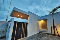 阿丹度假村 Sky Villa 豐原 海洋博公園管理センター 沖縄美ら海水族館営業課附近的飯店