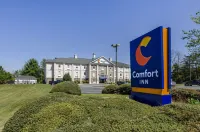 Comfort Inn Hotels near Smith River