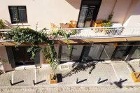 Live in Athens, Psyrri Central Apartments