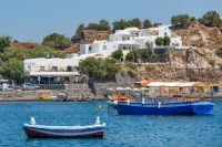 Akrotiri Hotel Hotels near Red beach
