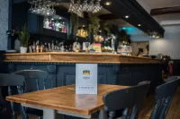 The Crown - bar