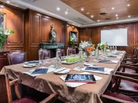 Agumar Hotels near Retiro