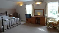 The Furze Bush Inn Hotels in Newbury