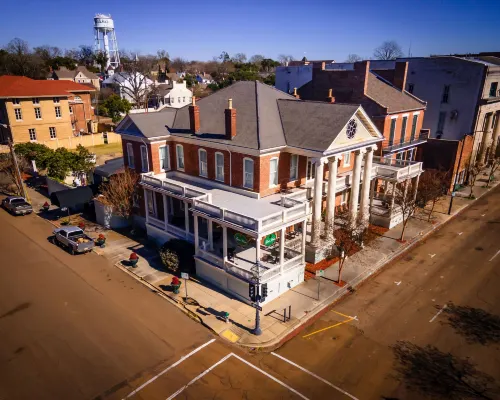 The Guest House Historic Mansion Hotels in Natchez