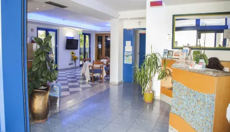 Hotel Smeraldo Отели в г. Alba Adriatica