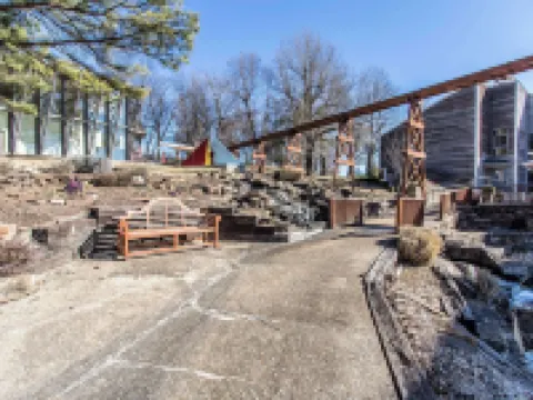 イン アット ザ ミル, アン アセンド コレクション ホテル ジョンソンのホテル