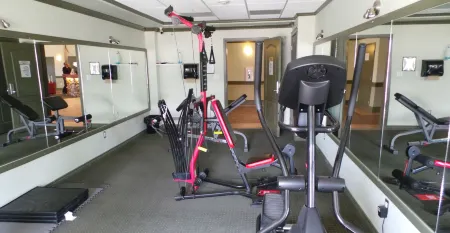 Big Lake Inn Отели рядом с достопримечательностью «Парк Ландон Перссон Дог»