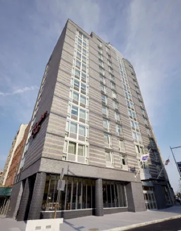 Hampton Inn Brooklyn Downtown Hotel berhampiran Dumbo