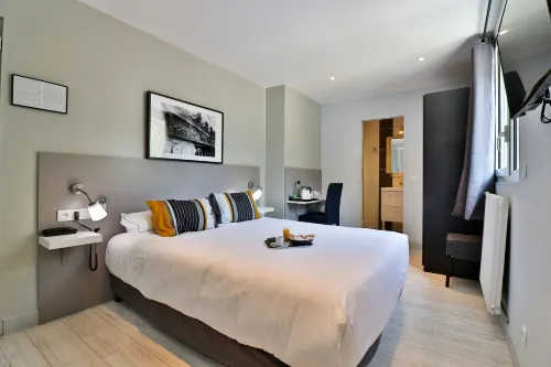 Hôtel 3 étoiles la Tuilière | Piscine - Vue Mer - Parking Hôtels à : Sausset-les-Pins