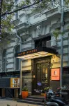 Globe Runner Hotel & Hostel