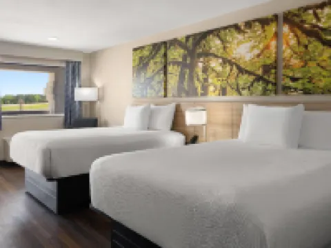 Days Inn & Suites by Wyndham Byram Hotels in Byram