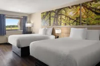 Days Inn & Suites by Wyndham Byram - parking