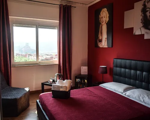 Hotel Kennedy Hotel berhampiran Kolam Renang Scandone