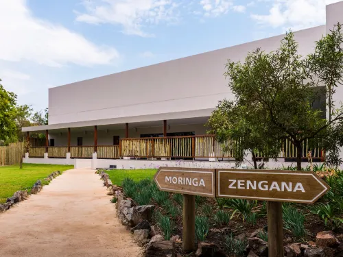 Aha Lesedi African Lodge & Cultural Village Hotels in Sterkfontein DMA