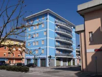 Bright Flat in a Colourful Building - Beahost Hotels in Rosolina