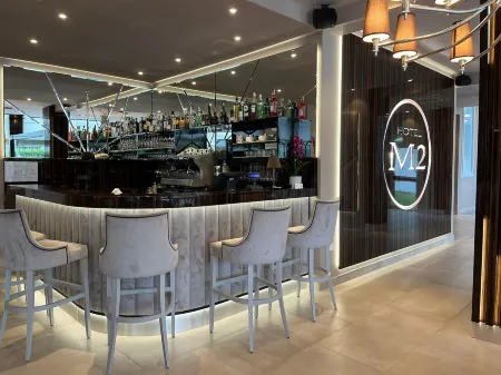 M2 Hotel Отели в г. Кампи-Бизенцио