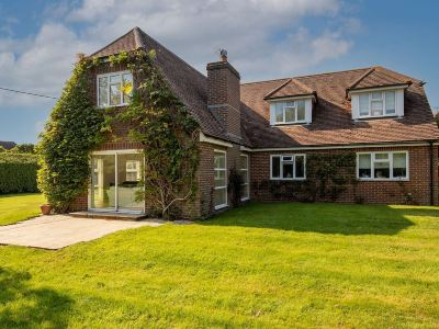Secluded Rural Retreat Close to Beach - Sleeps 12