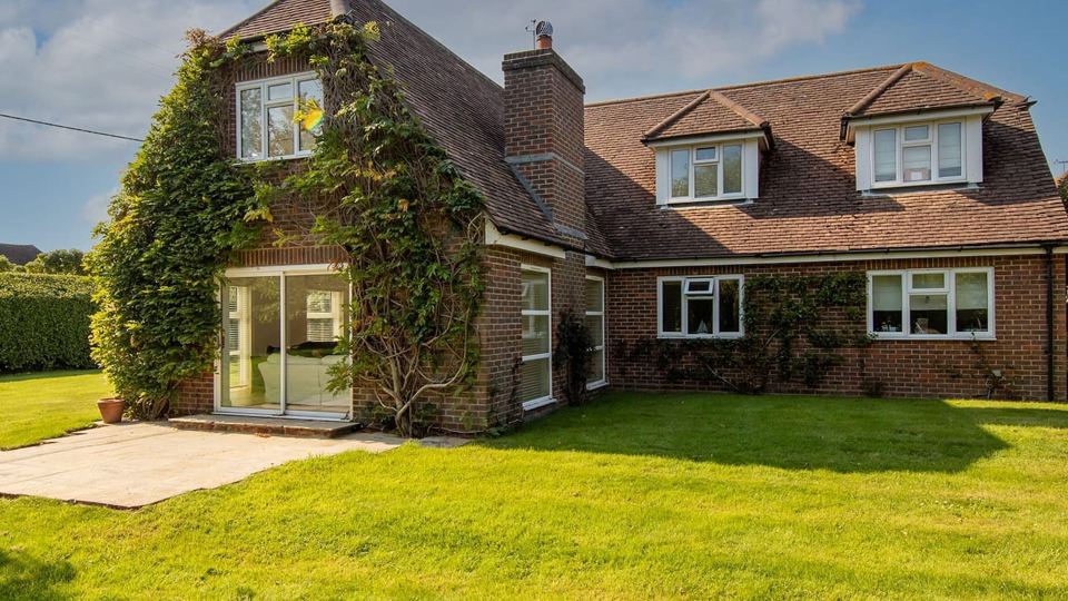 Secluded Rural Retreat Close to Beach - Sleeps 12