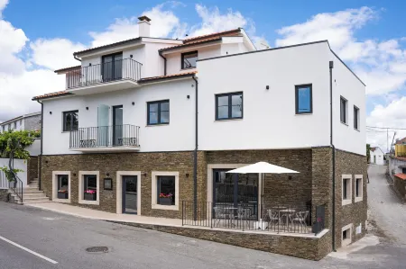 Casa Dona Edite Guesthouse Douro Отели в г. Вилар-де-Масада