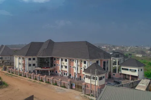 Abada Luxury Hotel and Suites Hotel di Ogbunike