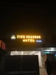 Hotel Five Season Lahore Hotel in zona University College Lahore