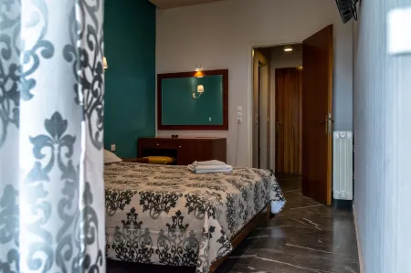 Telis Hotel Отели в г. Эйон