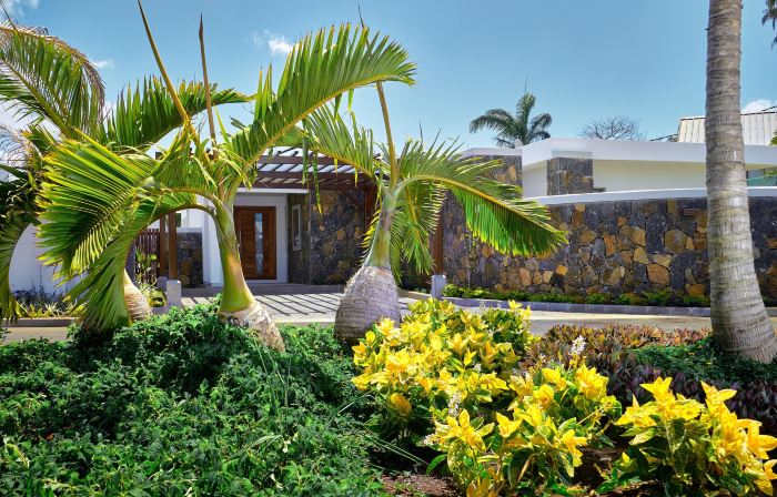 Corail Bleu Private Pool & Garden Villas by Lov