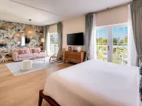 ذا سافوي هوتل آند بيتش كلوب Hotels near نصب الهولوكوست التذكاري