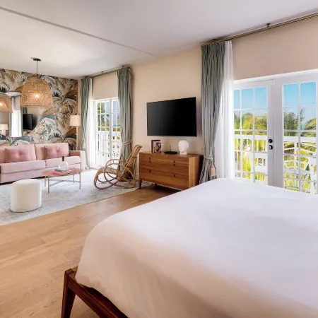 The Savoy Hotel & Beach Club Отели рядом с достопримечательностью «Парк Саус-Пуанте»