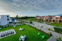 Corbett Tusker Meadows by White Flower