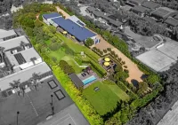 Luxury Portsea Sanctuary   Gas Heat Pool   Gardens Hotels in Portsea