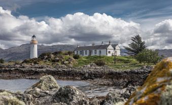 Eilean Sionnach Lighthouse Cottage