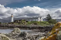 Eilean Sionnach Lighthouse Cottage Hotels in Kyle