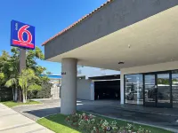 Studio 6 Suites Gardena, CA