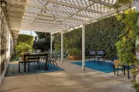 Goleta Getaway by Avantstay Private Backyard, 1.5mi to the Beach!