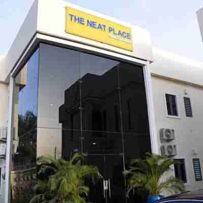 The Neat Place Hotel Exterior