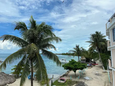 ZNA Beach House Отели рядом с достопримечательностью «Сплит»