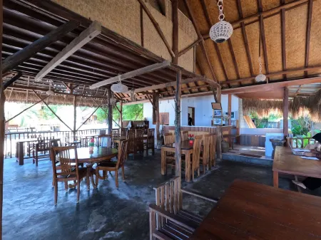 Maryan Moyo Bungalows & Resto Отели в г. Labuan Aji
